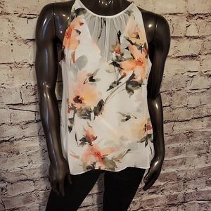 White house black market tank